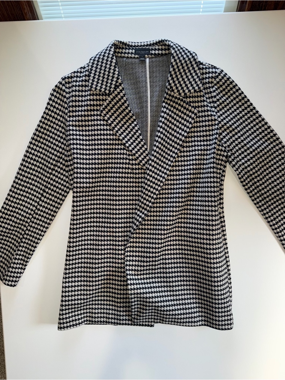 Ann Taylor Factory Houndstooth Knit Blazer Jacket Small Black White Open Front